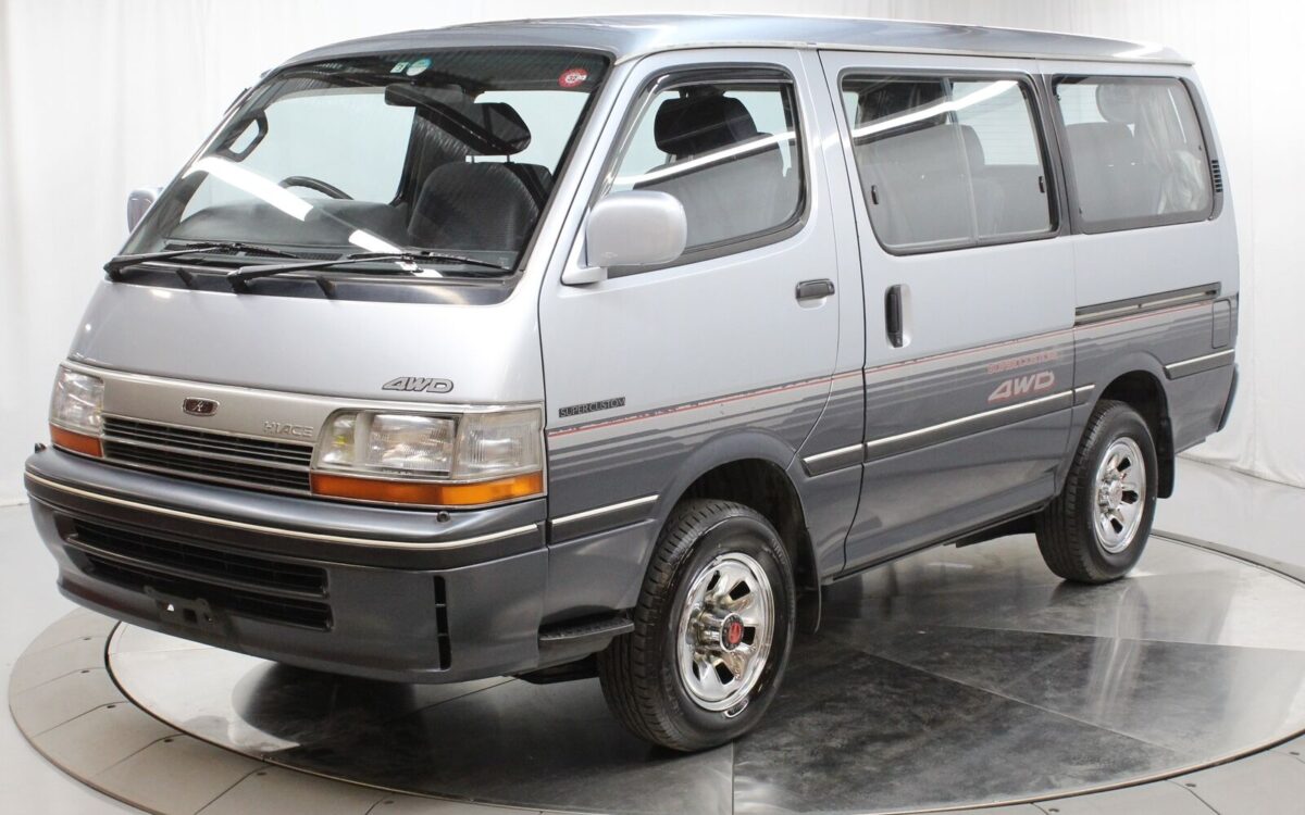 Toyota-HiAce-Van-1992-1