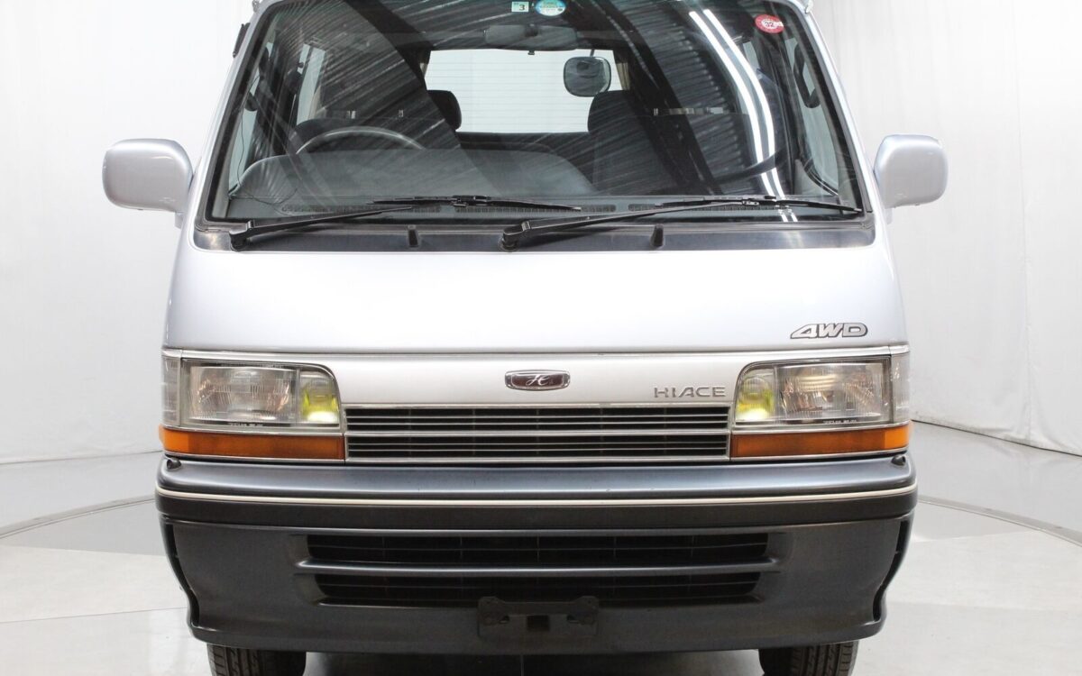 Toyota-HiAce-Van-1992-2