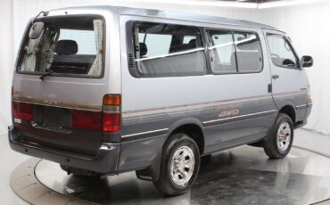 Toyota-HiAce-Van-1992-6