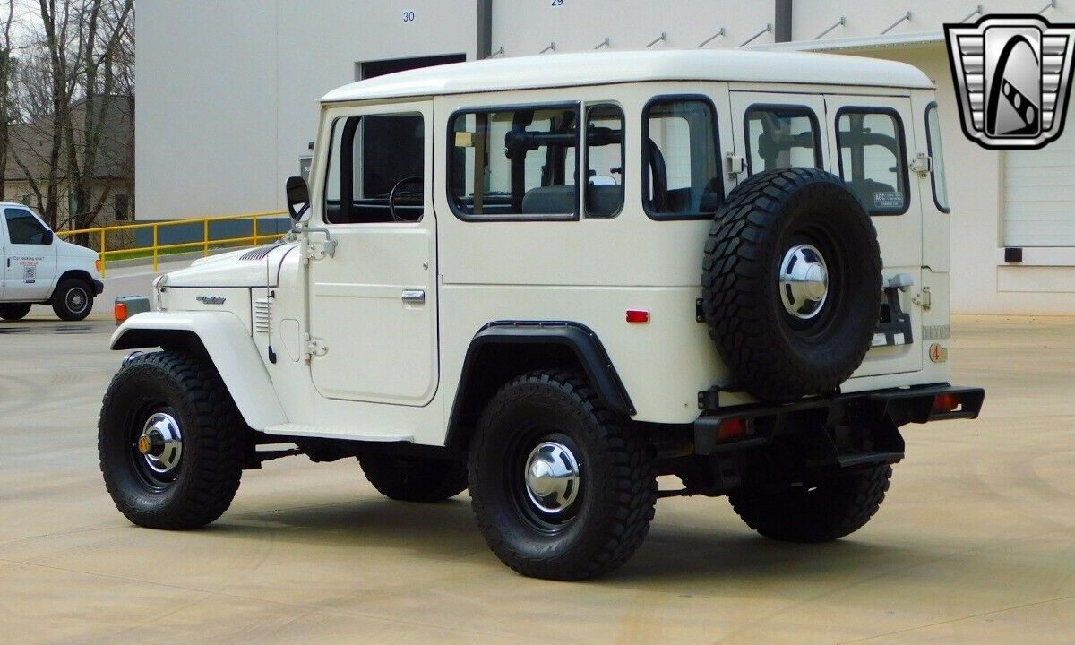 Toyota-Land-Cruiser-1977-5