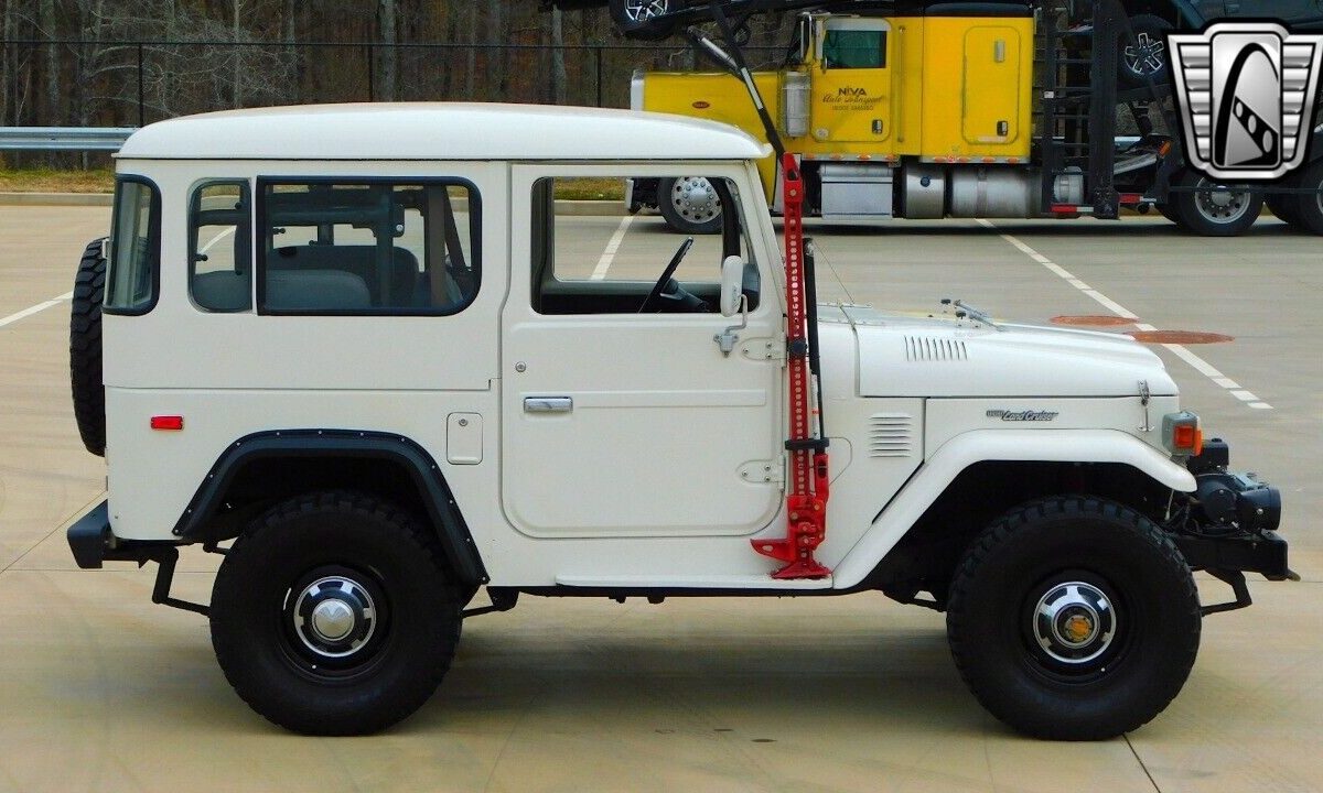 Toyota-Land-Cruiser-1977-8