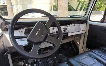 Toyota-Land-Cruiser-Pickup-1989-12