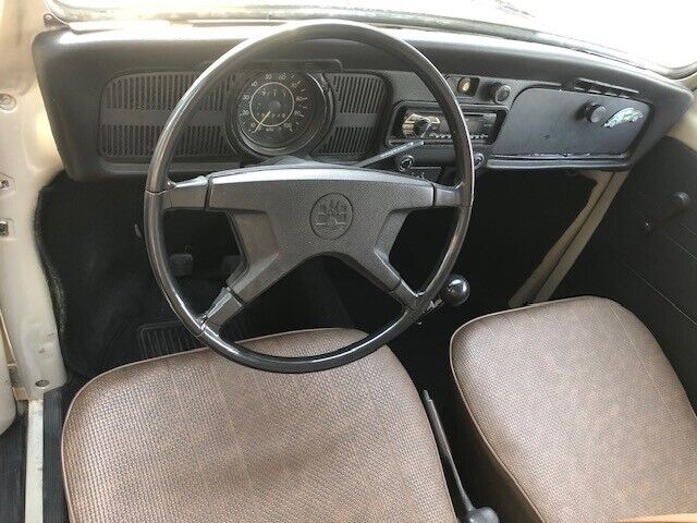 Volkswagen-Beetle-Classic-1972-18