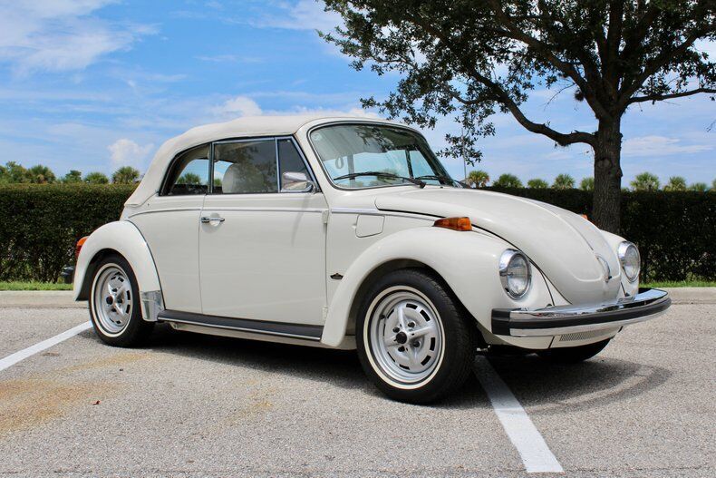 Volkswagen-Beetle-New-Cabriolet-1979-3