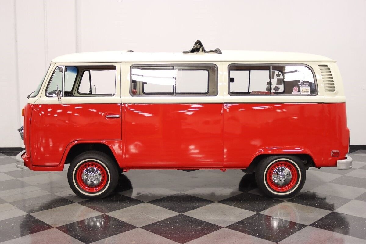 Volkswagen-BusVanagon-1975-2