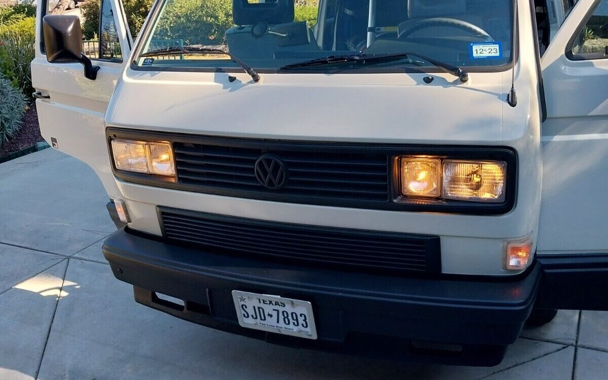 Volkswagen-BusVanagon-1990-18