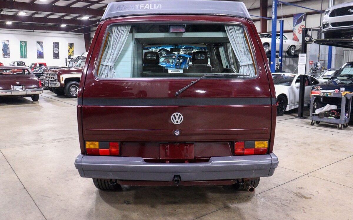 Volkswagen-BusVanagon-Van-1990-3