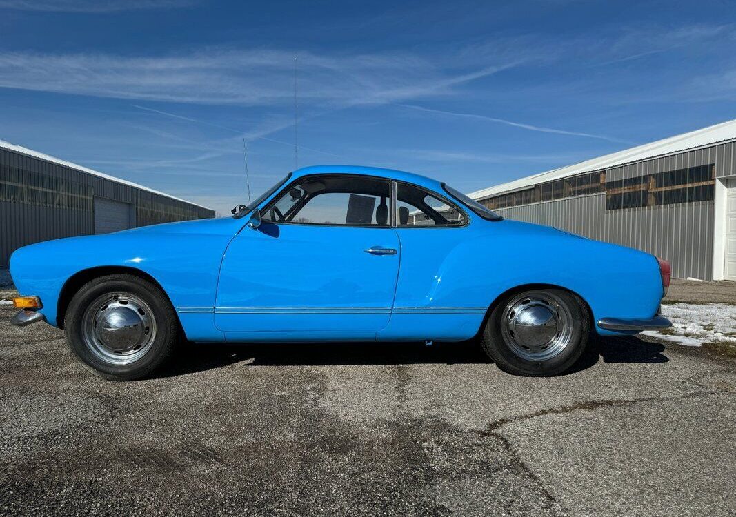 Volkswagen-Karmann-Ghia-1970-3