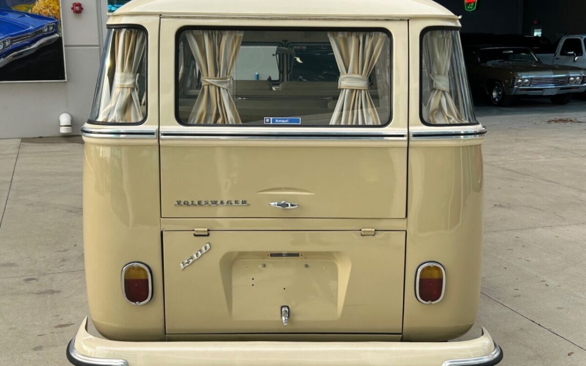 Volkswagen-Type-II-1972-5
