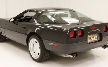 Chevrolet-Corvette-Coupe-1992-2