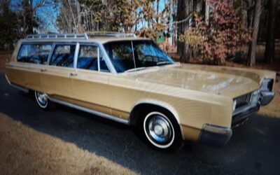 Chrysler Town and Country 1967
