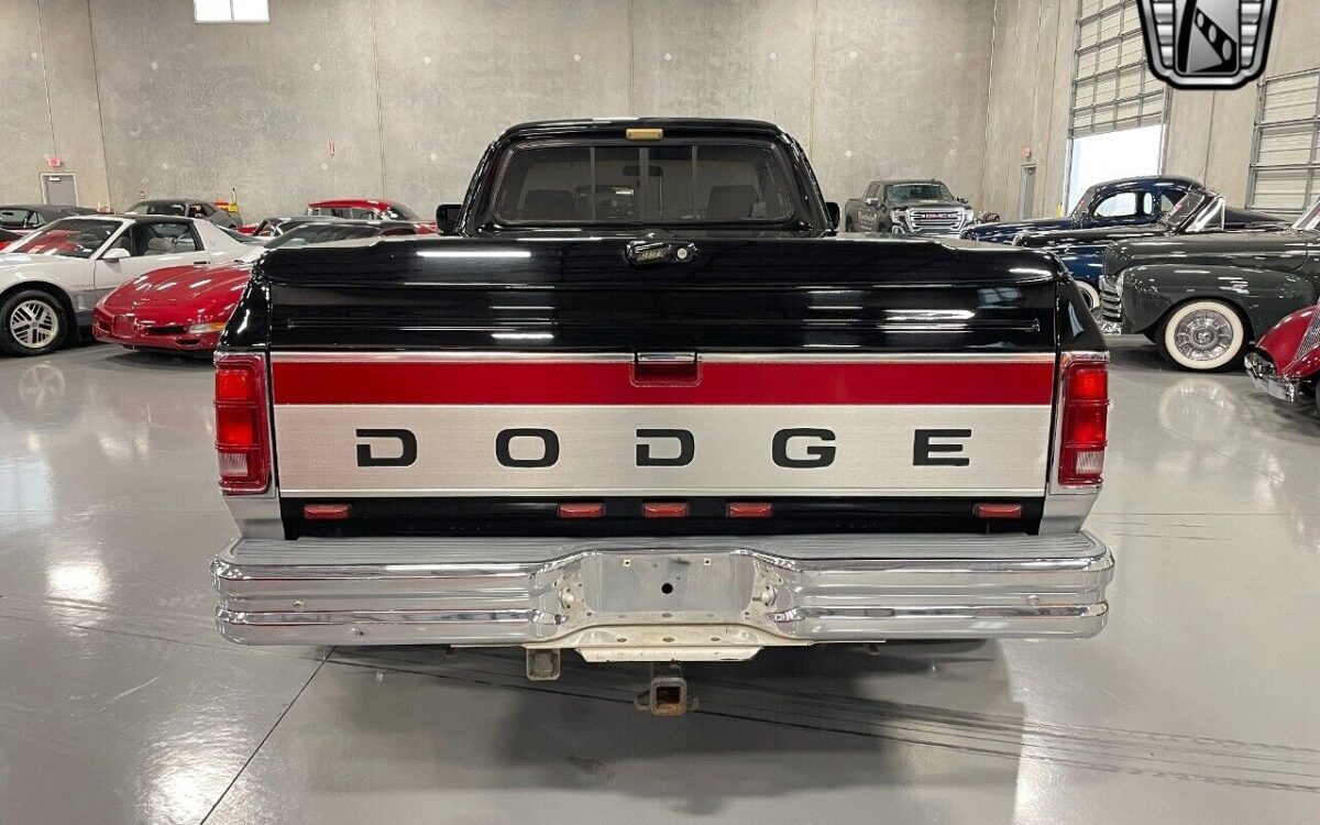 Dodge-D350-1992-4