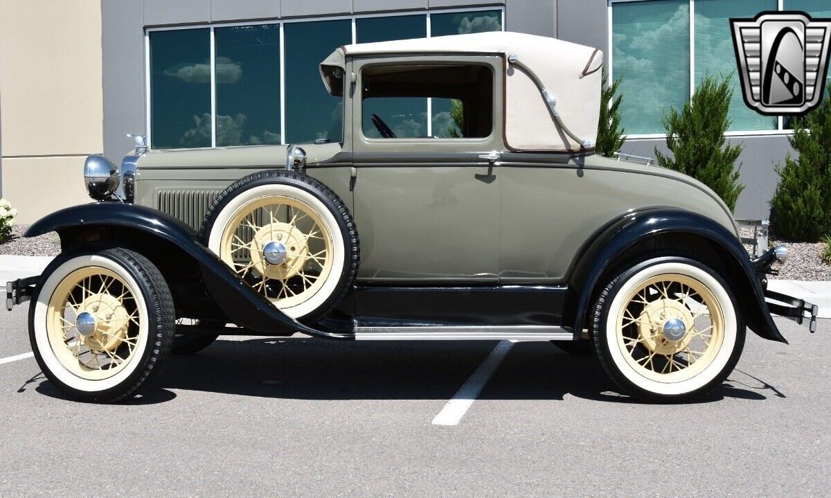 Ford-Coupe-1930-2