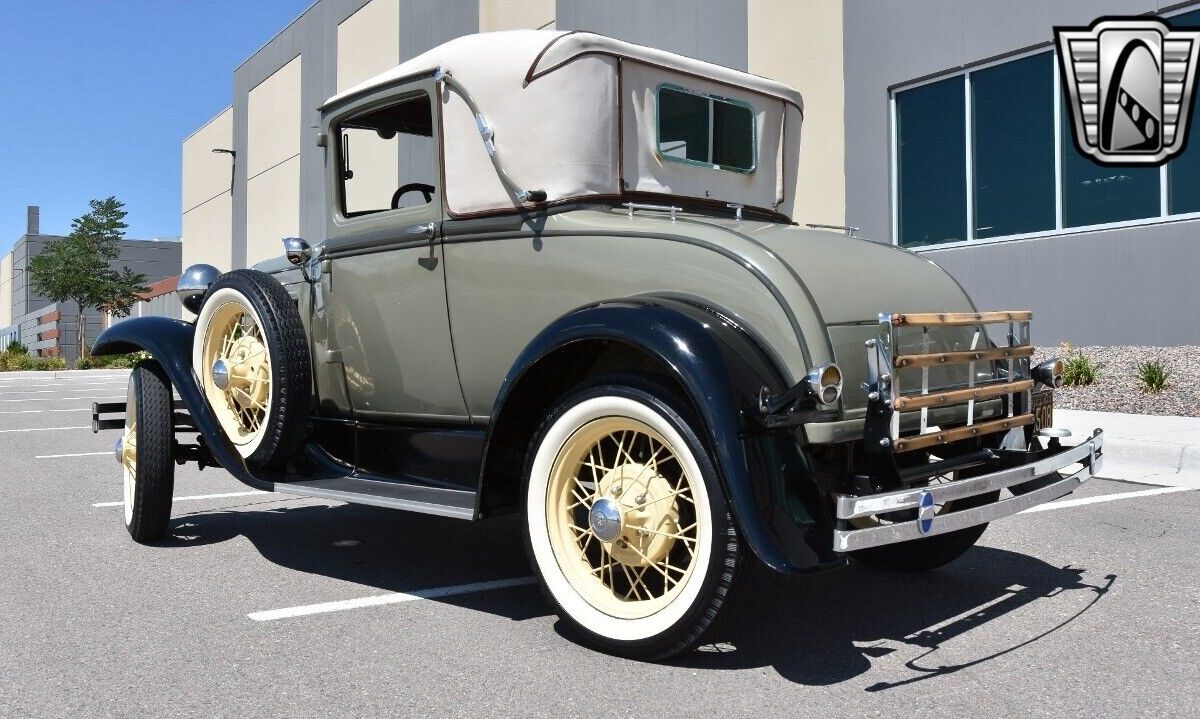 Ford-Coupe-1930-3