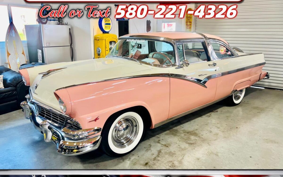 Ford Crown Victoria  1956