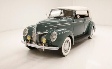 Ford-Deluxe-Cabriolet-1939