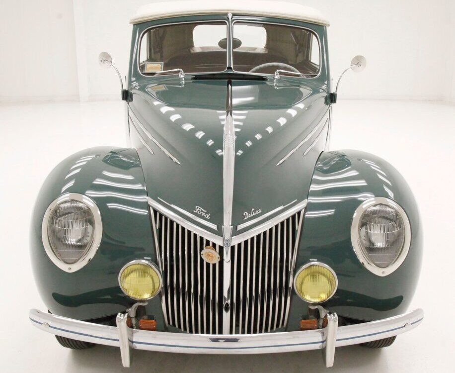 Ford-Deluxe-Cabriolet-1939-6