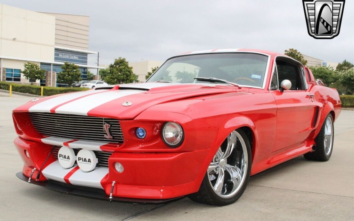 Ford-Mustang-1967-25