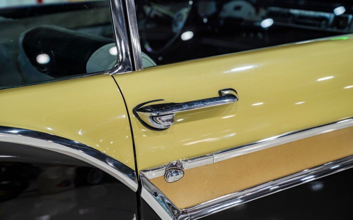 Ford-Sunliner-1957-30