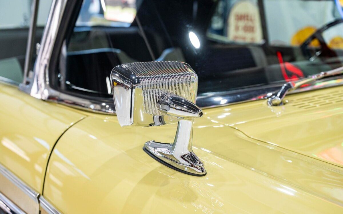 Ford-Sunliner-1957-35