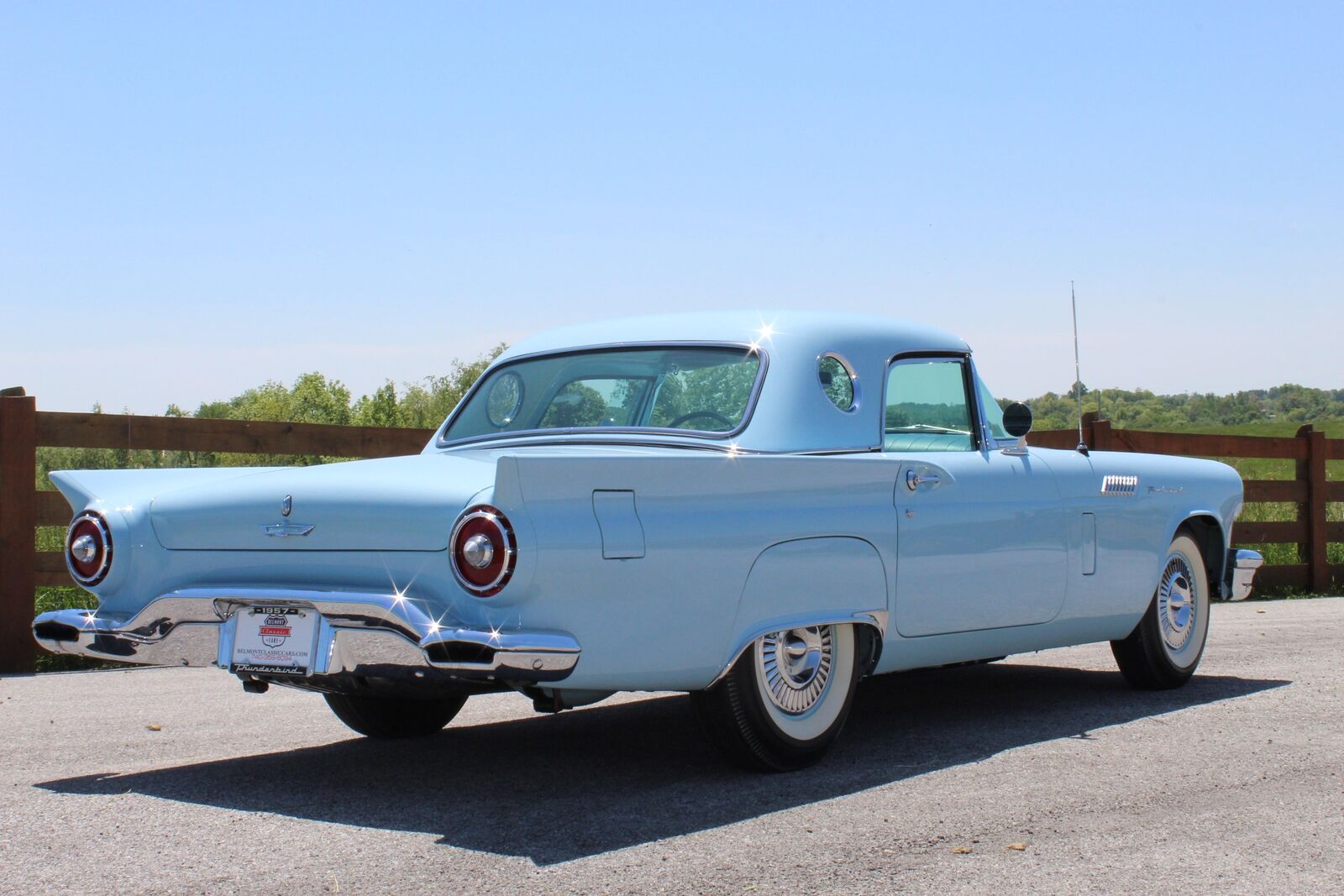 Ford-Thunderbird-1957-4