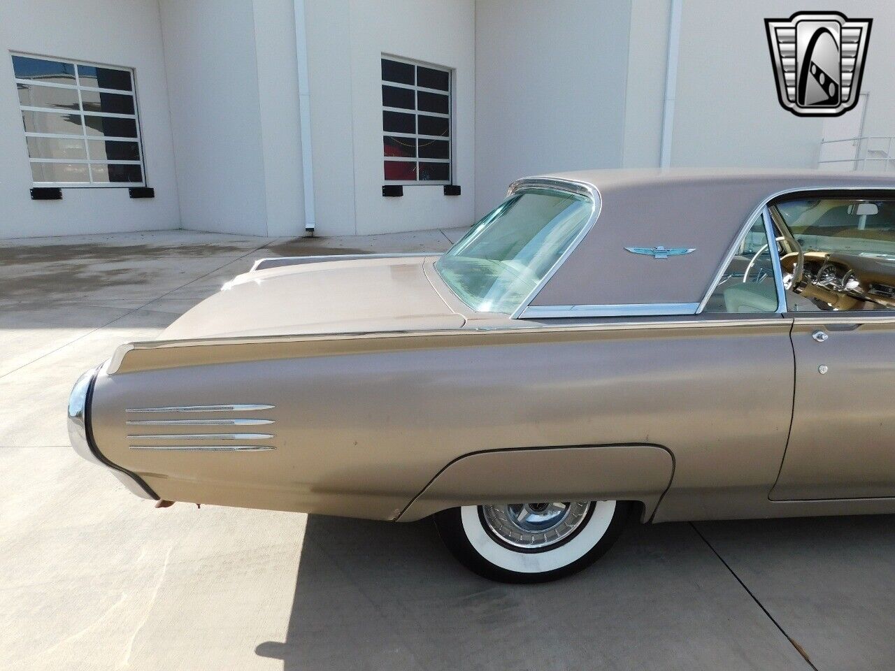 Ford-Thunderbird-1961-11