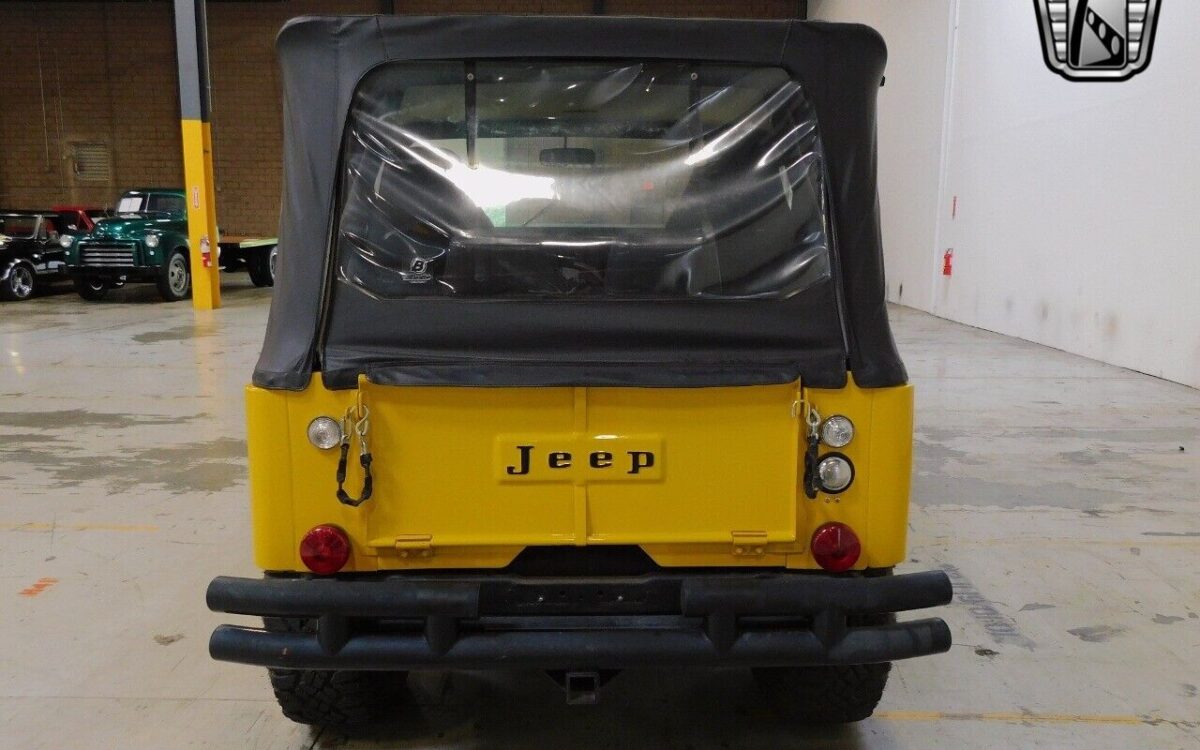 Jeep-CJ-1973-3