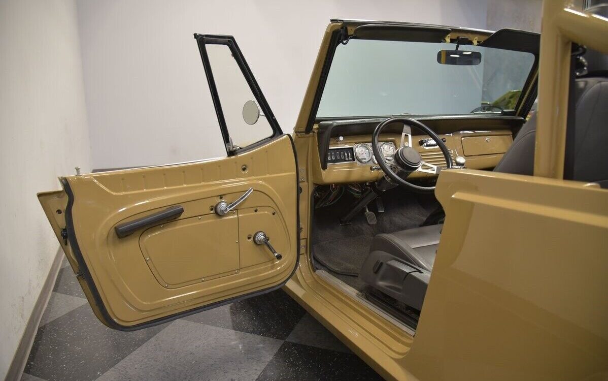 Jeep-Jeepster-Commando-1970-37