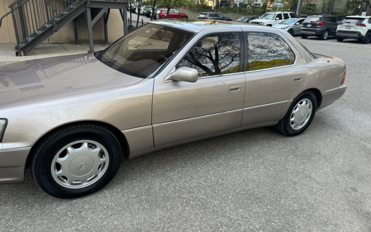 Lexus-LS-Berline-1993-11