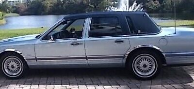 Lincoln Town Car 1990