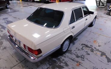 Mercedes-Benz-300SDL-1987-10