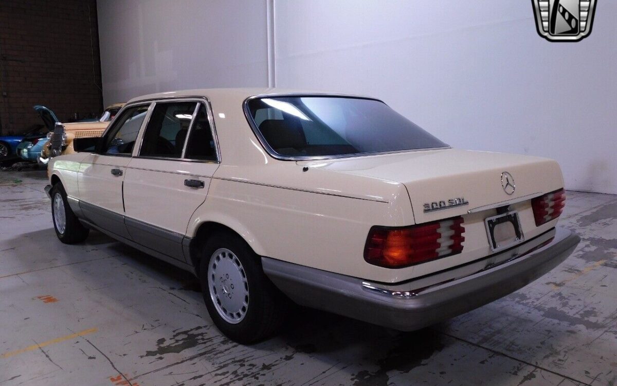 Mercedes-Benz-300SDL-1987-2
