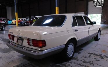 Mercedes-Benz-300SDL-1987-4