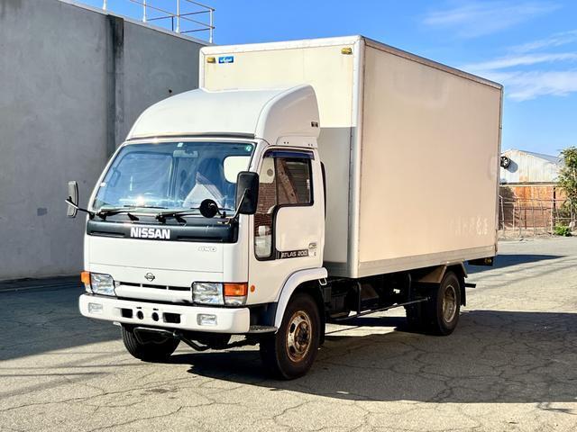 Nissan-Atlas-200-1994-32