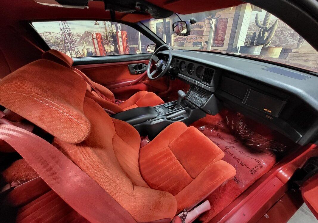 Pontiac-Firebird-Trans-Am-GTA-Coupe-1987-12