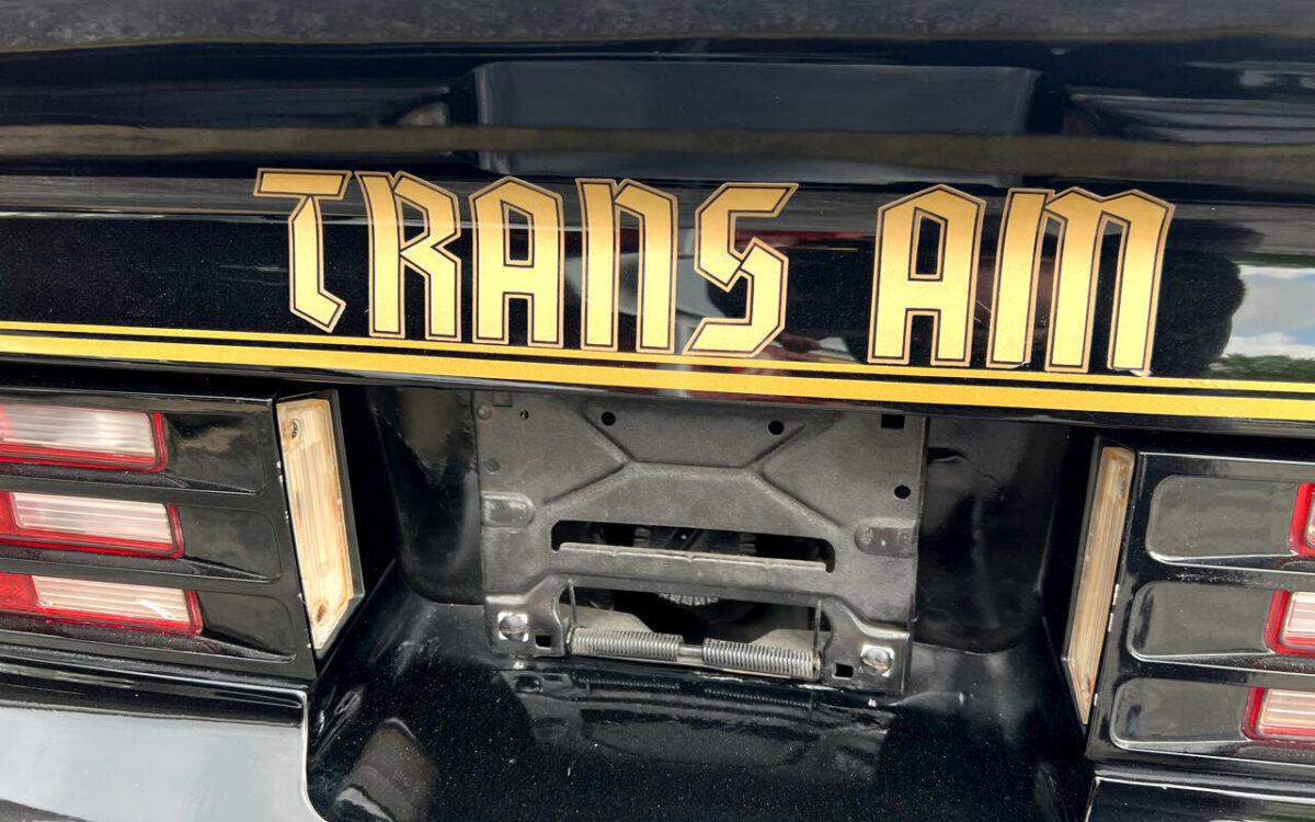 Pontiac-Trans-Am-1976-37