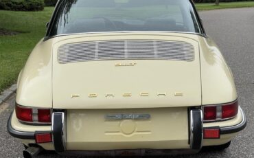 Porsche-911T-Targa-1971-8