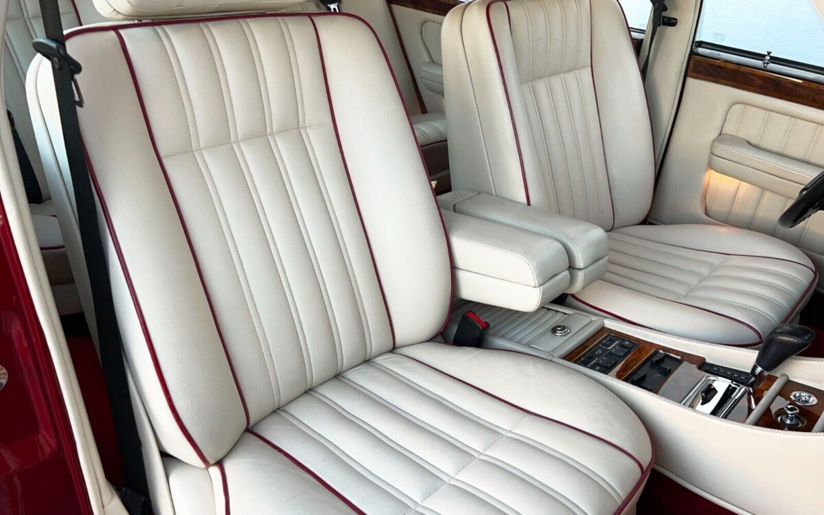 Rolls-Royce-Bentley-Brooklands-1994-28