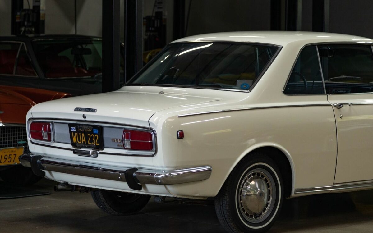 Toyota-Corona-RT52-2-Dr-Hardtop-1968-23