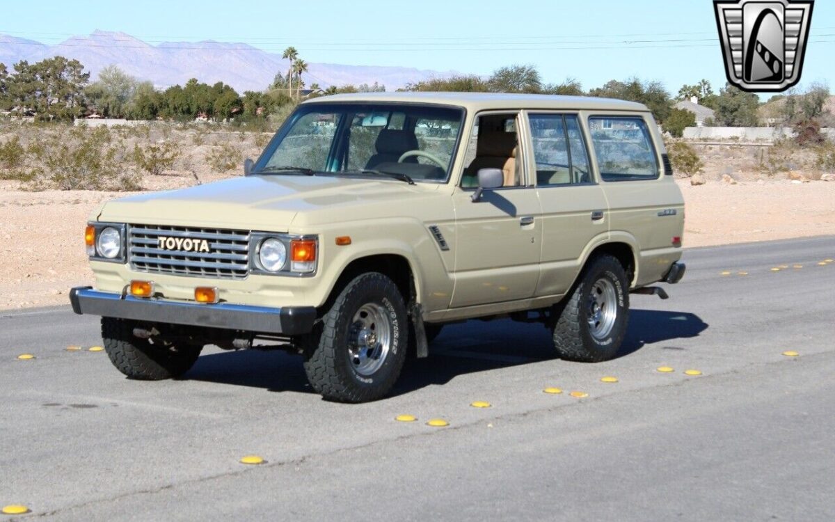 Toyota-Land-Cruiser-1982-2