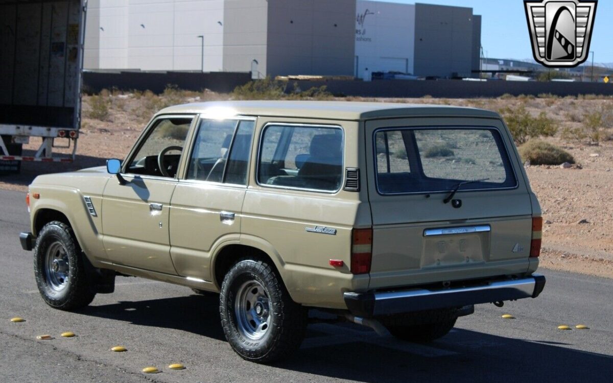 Toyota-Land-Cruiser-1982-6