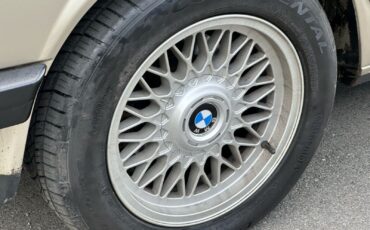 BMW-5-Series-1985-16