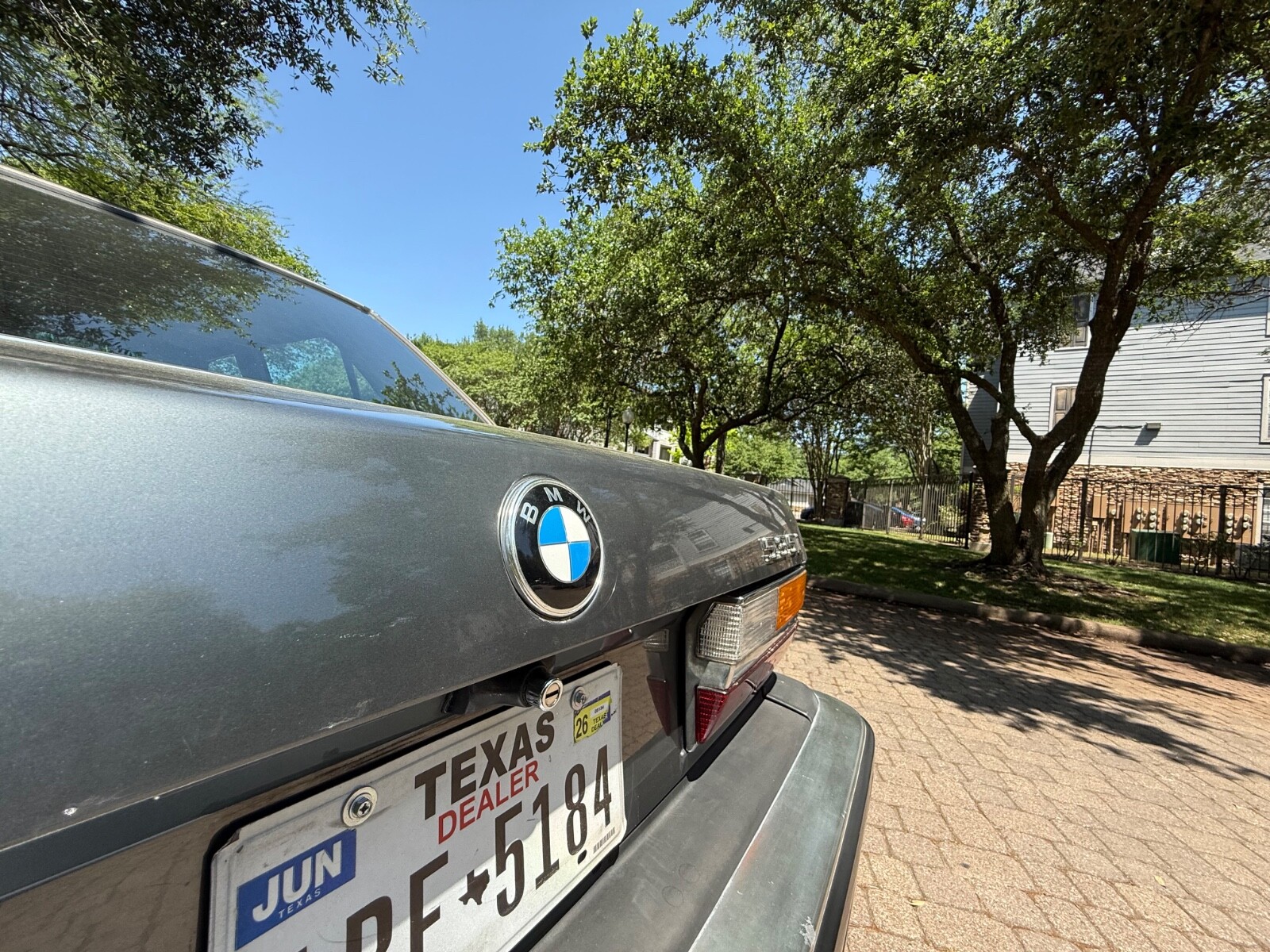 BMW-5-Series-1985-19