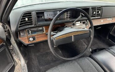 Buick-LeSabre-1975-15