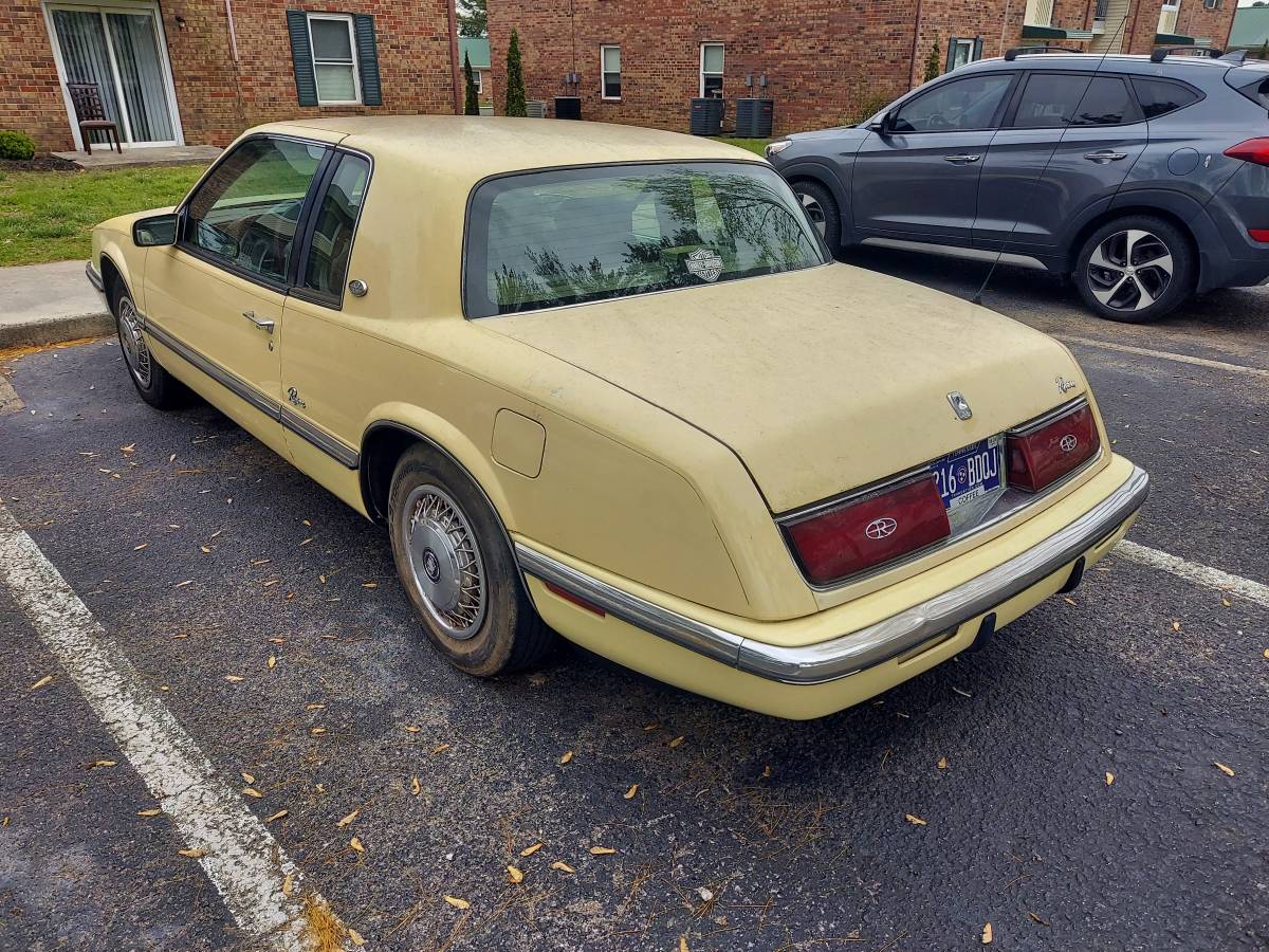 Buick-Riviera-1992-yellow-354055
