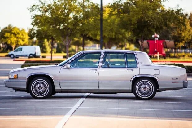 Cadillac-DeVille-1989-1