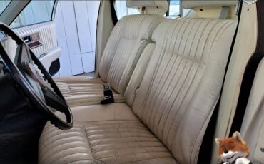 Cadillac-Seville-1976-103376-1