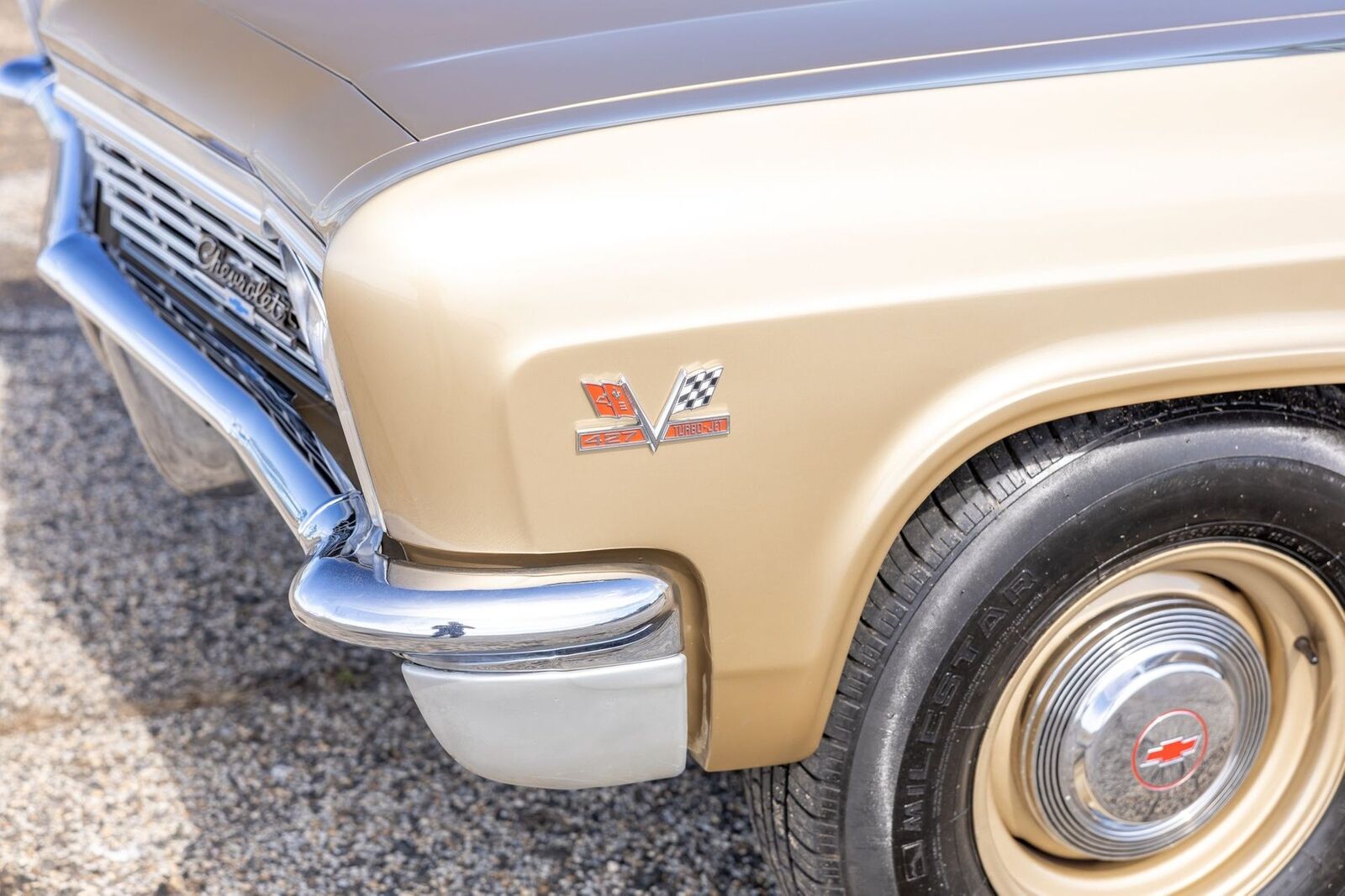 Chevrolet-Biscayne-1966-23