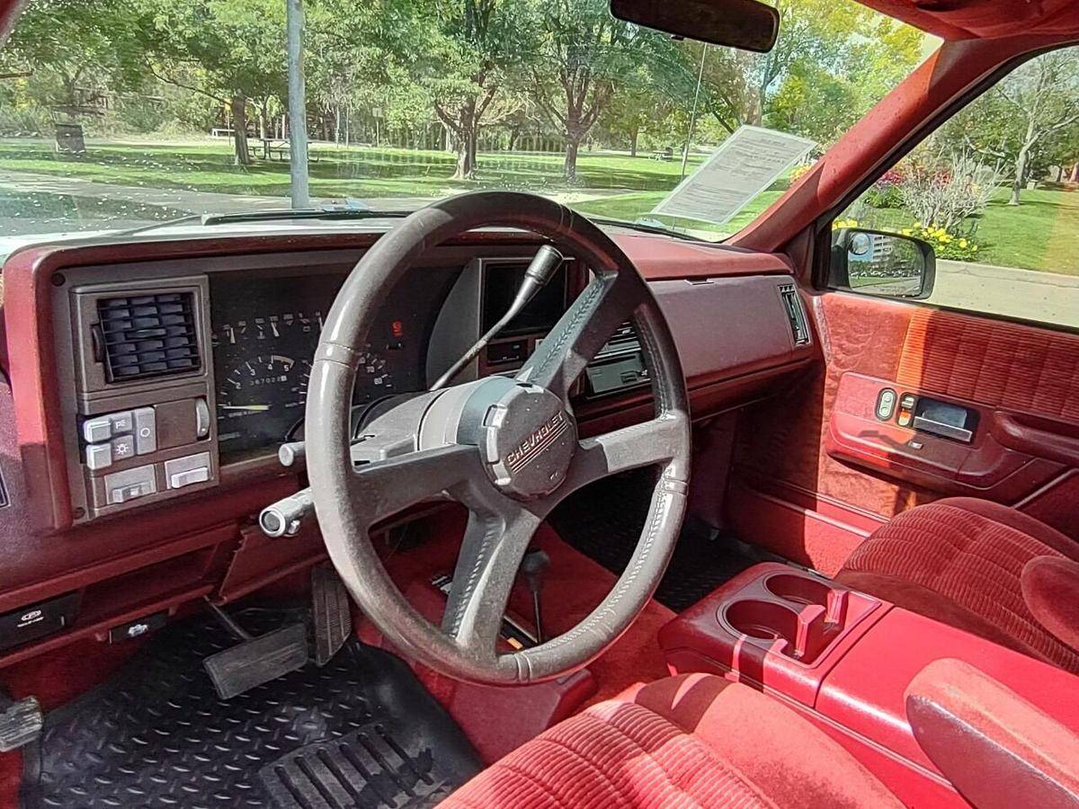 Chevrolet-Blazer-1993-white-2-9