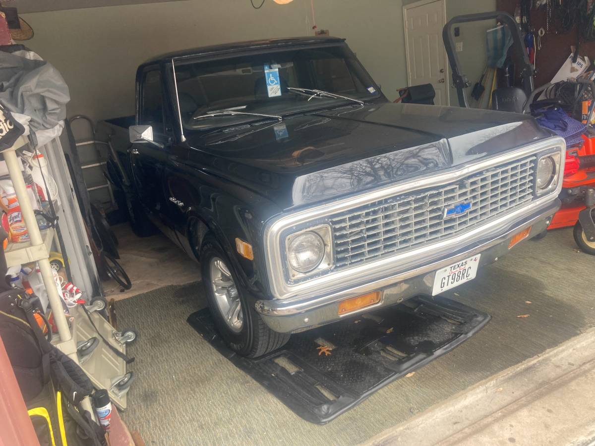 Chevrolet-C10-1972-black-181527-8